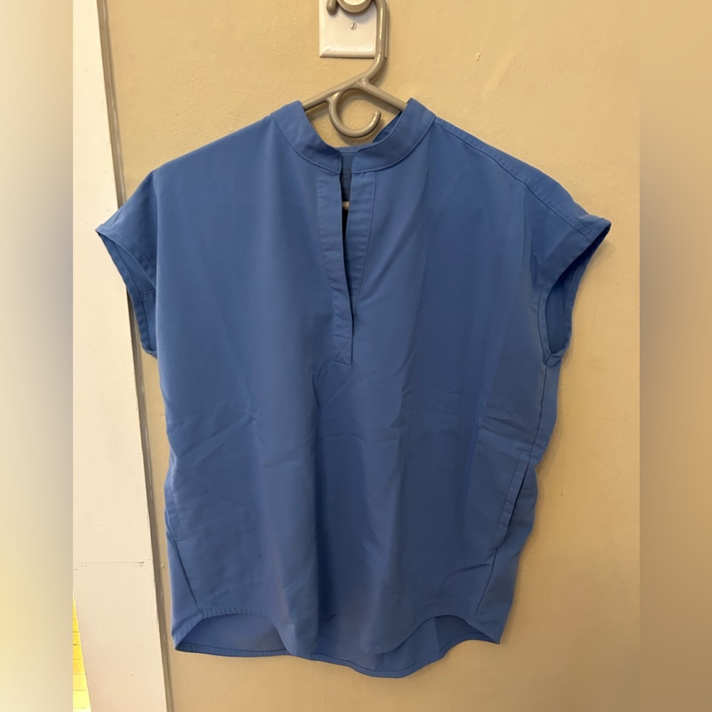 FIGS Rafaela Scrub Top